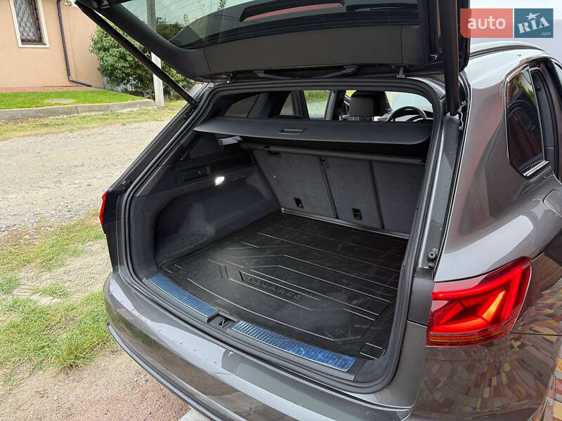 Внедорожник / Кроссовер Volkswagen Touareg 2023 в Киеве