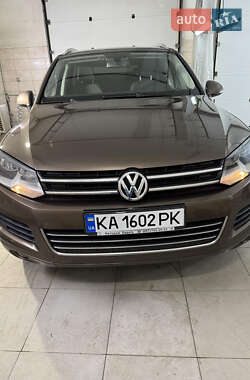 Внедорожник / Кроссовер Volkswagen Touareg 2012 в 