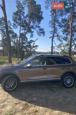 Внедорожник / Кроссовер Volkswagen Touareg 2012 в 