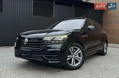 Внедорожник / Кроссовер Volkswagen Touareg 2019 в Казатине