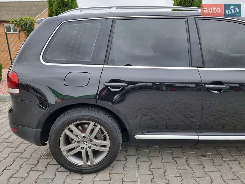 Внедорожник / Кроссовер Volkswagen Touareg 2009 в Виннице