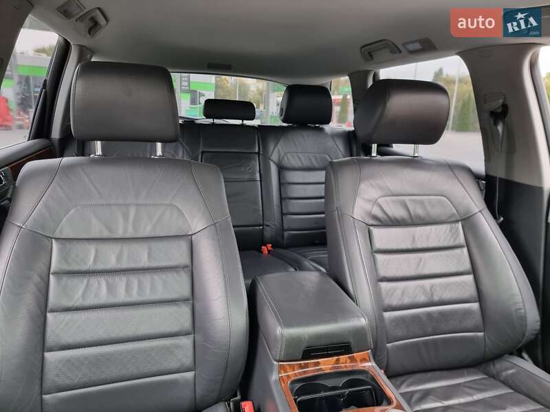 Внедорожник / Кроссовер Volkswagen Touareg 2009 в Виннице