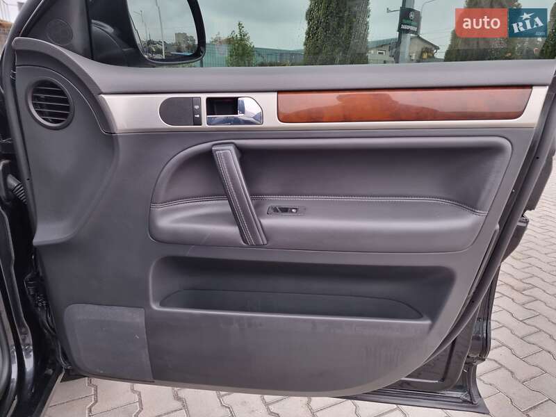 Внедорожник / Кроссовер Volkswagen Touareg 2009 в Виннице