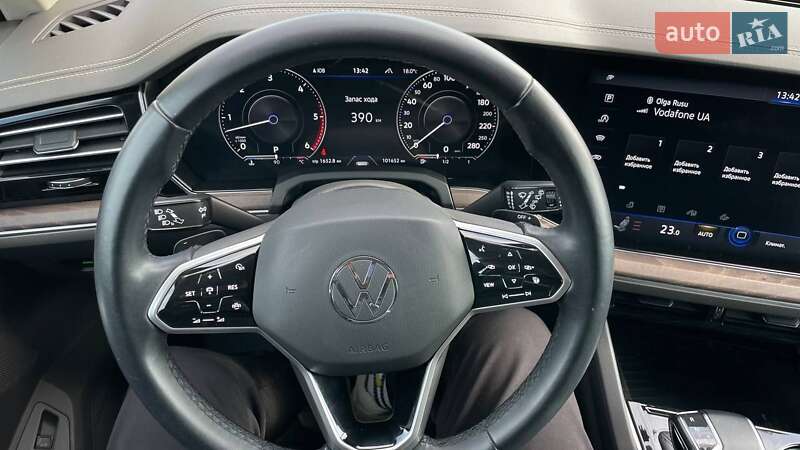 Позашляховик / Кросовер Volkswagen Touareg 2020 в Миколаєві