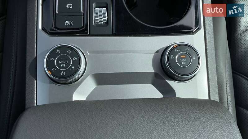 Позашляховик / Кросовер Volkswagen Touareg 2020 в Миколаєві