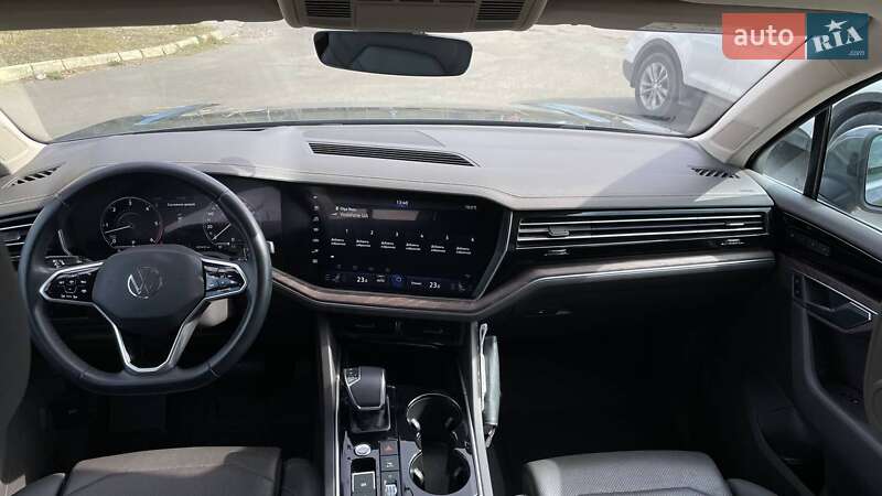 Позашляховик / Кросовер Volkswagen Touareg 2020 в Миколаєві