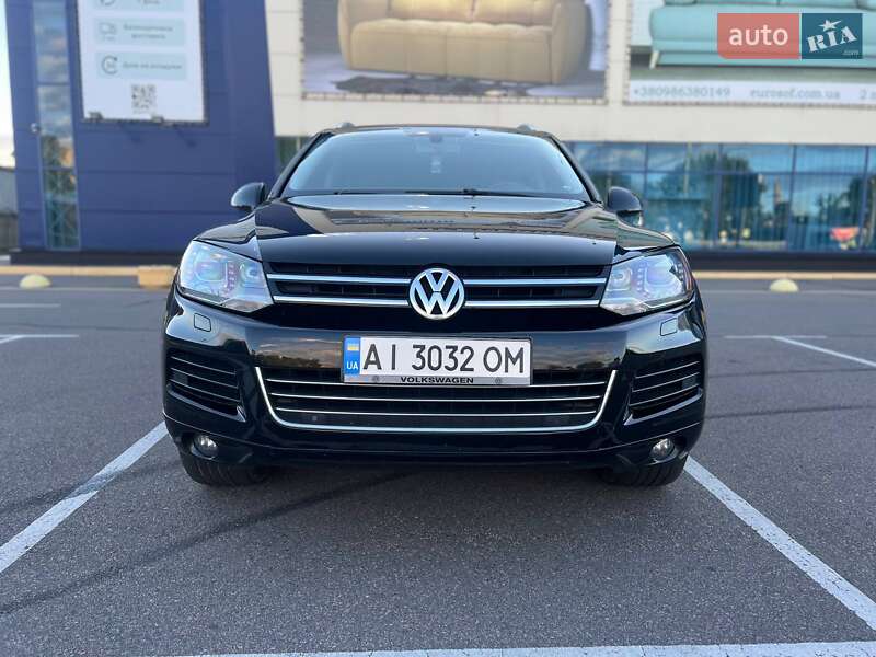 Внедорожник / Кроссовер Volkswagen Touareg 2011 в 