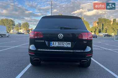 Внедорожник / Кроссовер Volkswagen Touareg 2011 в 