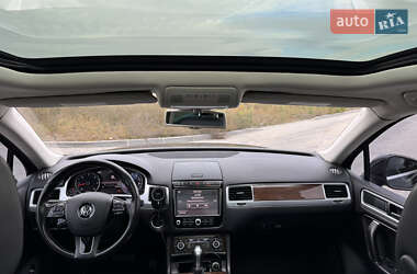 Внедорожник / Кроссовер Volkswagen Touareg 2015 в 