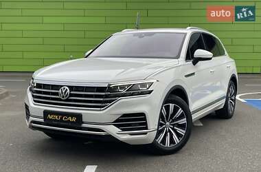 Внедорожник / Кроссовер Volkswagen Touareg 2018 в Киеве