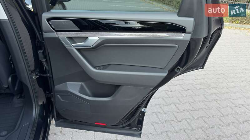 Позашляховик / Кросовер Volkswagen Touareg 2021 в Миргороді