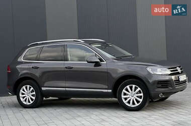 Внедорожник / Кроссовер Volkswagen Touareg 2011 в 