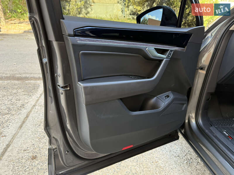 Позашляховик / Кросовер Volkswagen Touareg 2018 в Миколаєві фото 43 Позашляховик / Кросовер Volkswagen Touareg 2018 в Миколаєві