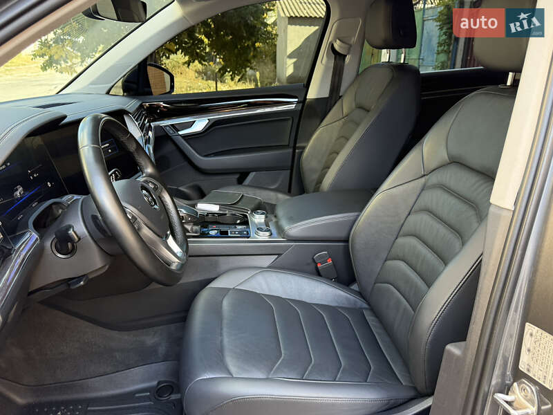 Позашляховик / Кросовер Volkswagen Touareg 2018 в Миколаєві фото 47 Позашляховик / Кросовер Volkswagen Touareg 2018 в Миколаєві