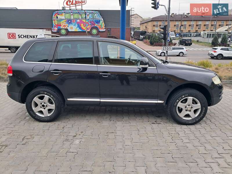Внедорожник / Кроссовер Volkswagen Touareg 2004 в Киеве