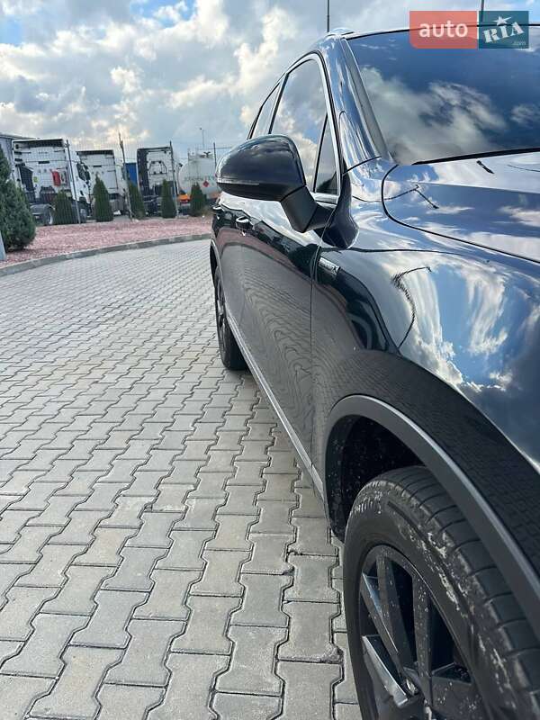 Внедорожник / Кроссовер Volkswagen Touareg 2014 в Днепре