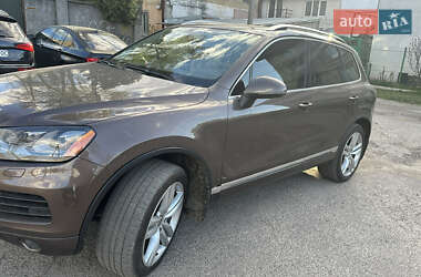 Внедорожник / Кроссовер Volkswagen Touareg 2012 в Львове