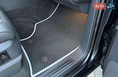 Внедорожник / Кроссовер Volkswagen Touareg 2006 в 