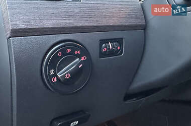 Внедорожник / Кроссовер Volkswagen Touareg 2006 в 