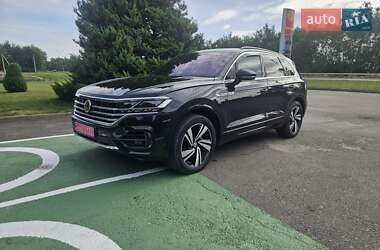 Внедорожник / Кроссовер Volkswagen Touareg 2018 в Дубно