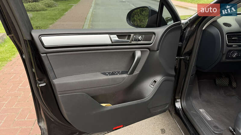 Внедорожник / Кроссовер Volkswagen Touareg 2012 в Киеве фото 26 Внедорожник / Кроссовер Volkswagen Touareg 2012 в Киеве