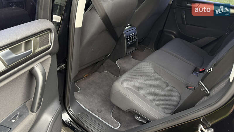Внедорожник / Кроссовер Volkswagen Touareg 2012 в Киеве фото 28 Внедорожник / Кроссовер Volkswagen Touareg 2012 в Киеве