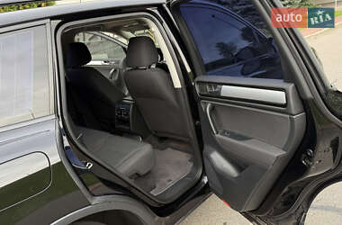Позашляховик / Кросовер Volkswagen Touareg 2012 в  фото 34 Позашляховик / Кросовер Volkswagen Touareg 2012 в