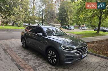 Позашляховик / Кросовер Volkswagen Touareg 2021 в Львові