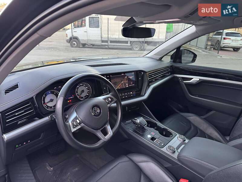 Внедорожник / Кроссовер Volkswagen Touareg 2020 в Ивано-Франковске