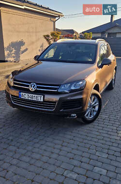 Внедорожник / Кроссовер Volkswagen Touareg 2014 в Луцке