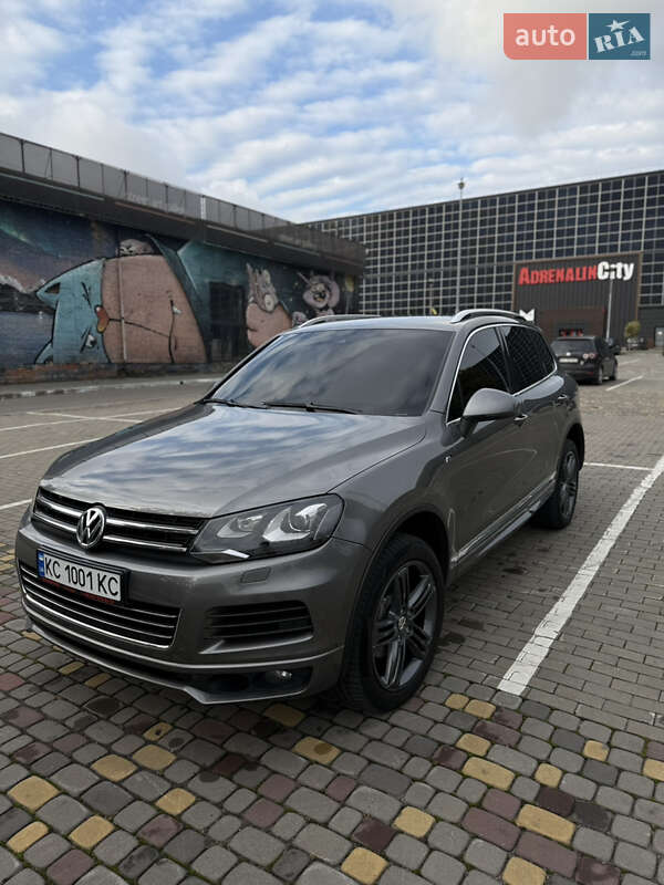 Позашляховик / Кросовер Volkswagen Touareg 2013 в Луцьку