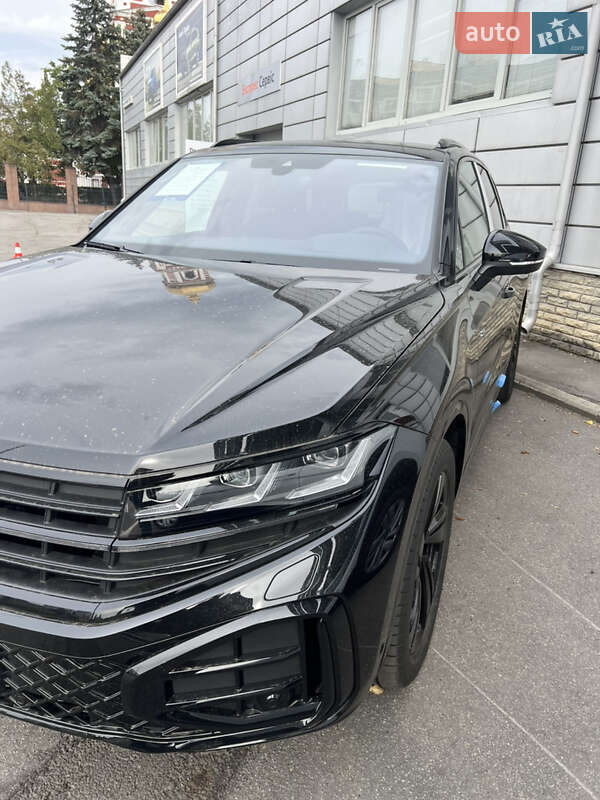 Позашляховик / Кросовер Volkswagen Touareg 2025 в Харкові