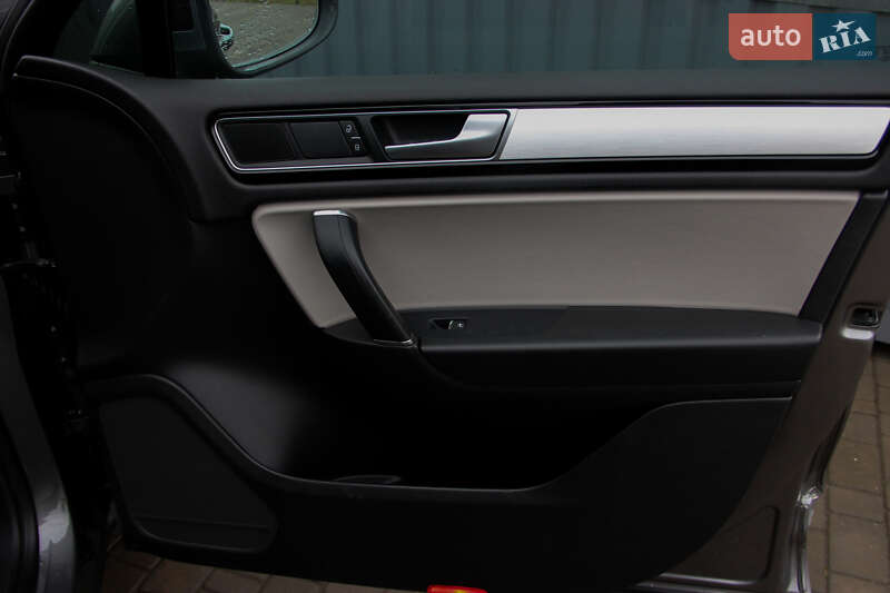 Внедорожник / Кроссовер Volkswagen Touareg 2016 в Одессе фото 36 Внедорожник / Кроссовер Volkswagen Touareg 2016 в Одессе