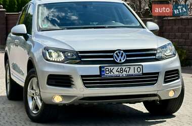 Внедорожник / Кроссовер Volkswagen Touareg 2013 в Ровно