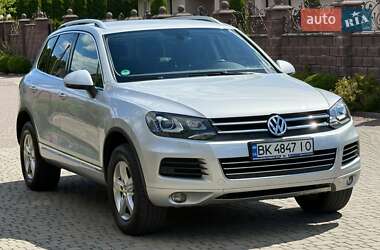 Позашляховик / Кросовер Volkswagen Touareg 2013 в Рівному