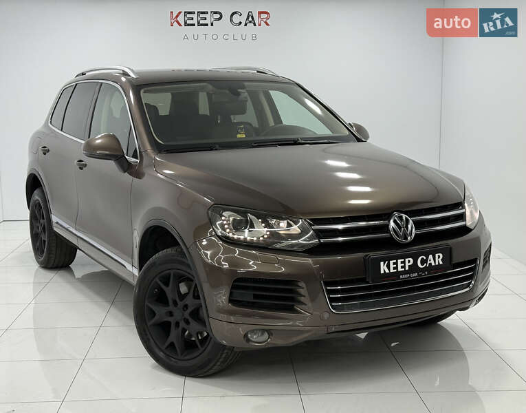 Внедорожник / Кроссовер Volkswagen Touareg 2010 в 