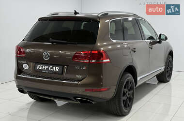 Внедорожник / Кроссовер Volkswagen Touareg 2010 в 