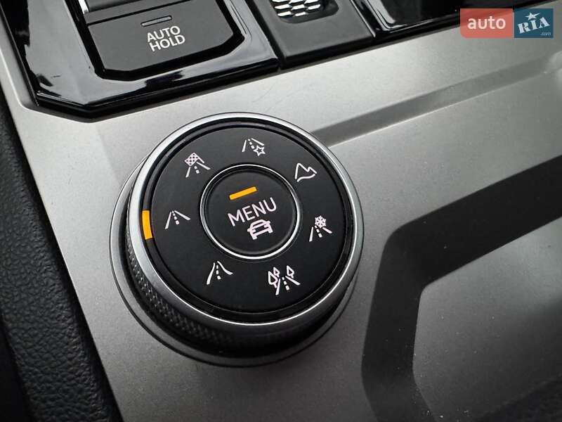 Позашляховик / Кросовер Volkswagen Touareg 2019 в Тернополі