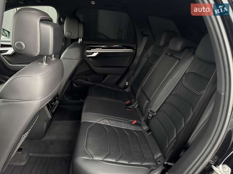 Позашляховик / Кросовер Volkswagen Touareg 2019 в Тернополі