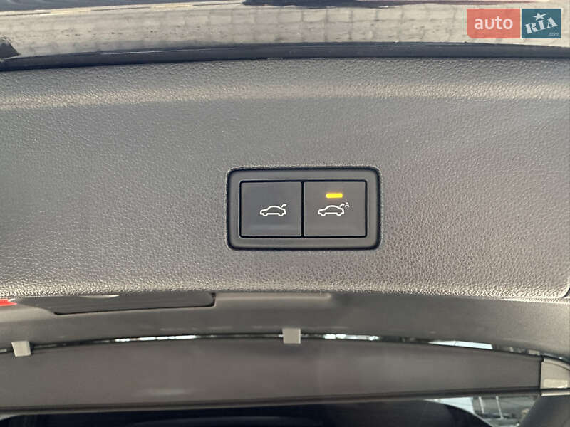 Позашляховик / Кросовер Volkswagen Touareg 2019 в Дніпрі