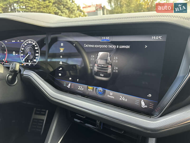 Позашляховик / Кросовер Volkswagen Touareg 2019 в Дніпрі