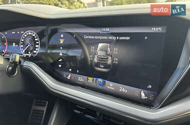 Внедорожник / Кроссовер Volkswagen Touareg 2019 в 