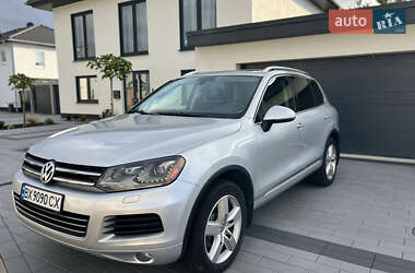Позашляховик / Кросовер Volkswagen Touareg 2012 в Волочиську