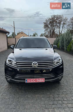 Позашляховик / Кросовер Volkswagen Touareg 2015 в Дніпрі