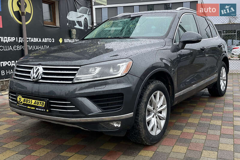 Позашляховик / Кросовер Volkswagen Touareg 2015 в Стрию