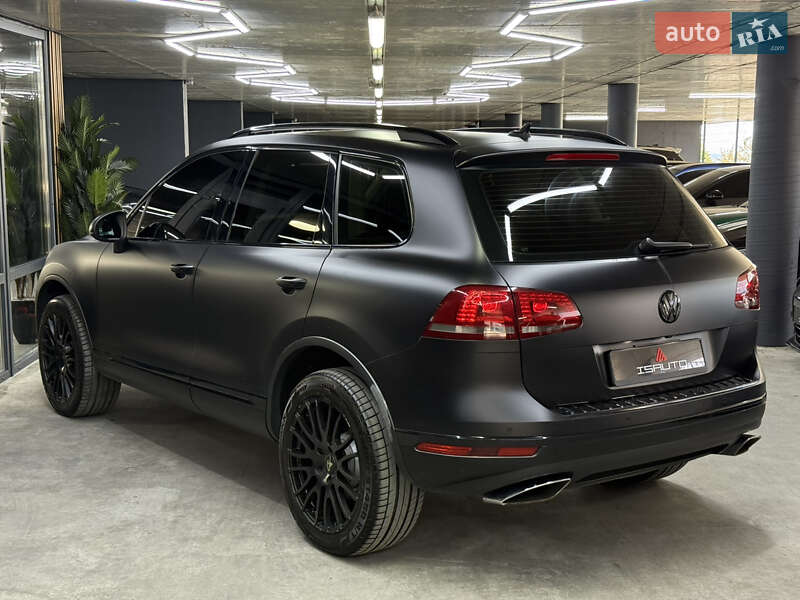 Внедорожник / Кроссовер Volkswagen Touareg 2017 в Одессе