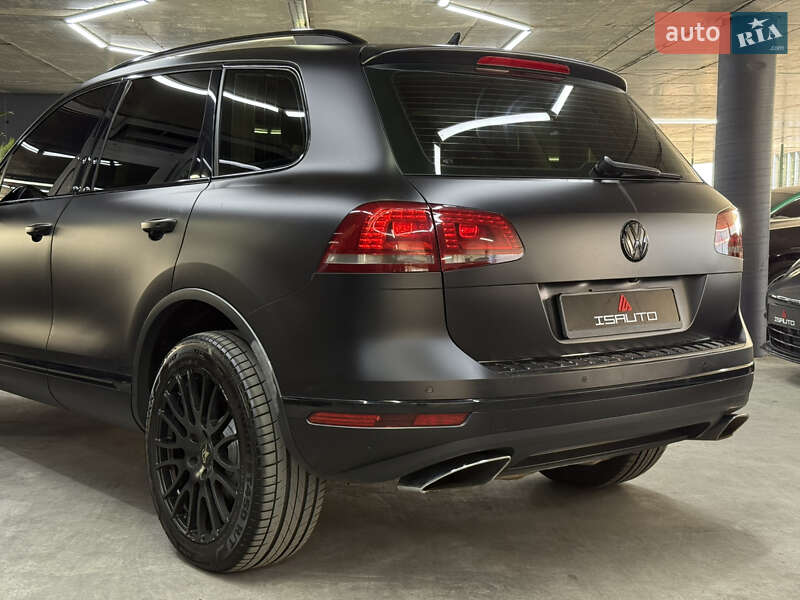 Внедорожник / Кроссовер Volkswagen Touareg 2017 в Одессе