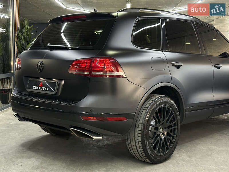 Внедорожник / Кроссовер Volkswagen Touareg 2017 в Одессе