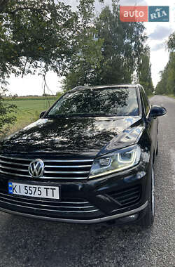 Внедорожник / Кроссовер Volkswagen Touareg 2015 в Кагарлыке