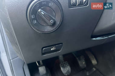 Внедорожник / Кроссовер Volkswagen Touareg 2004 в 
